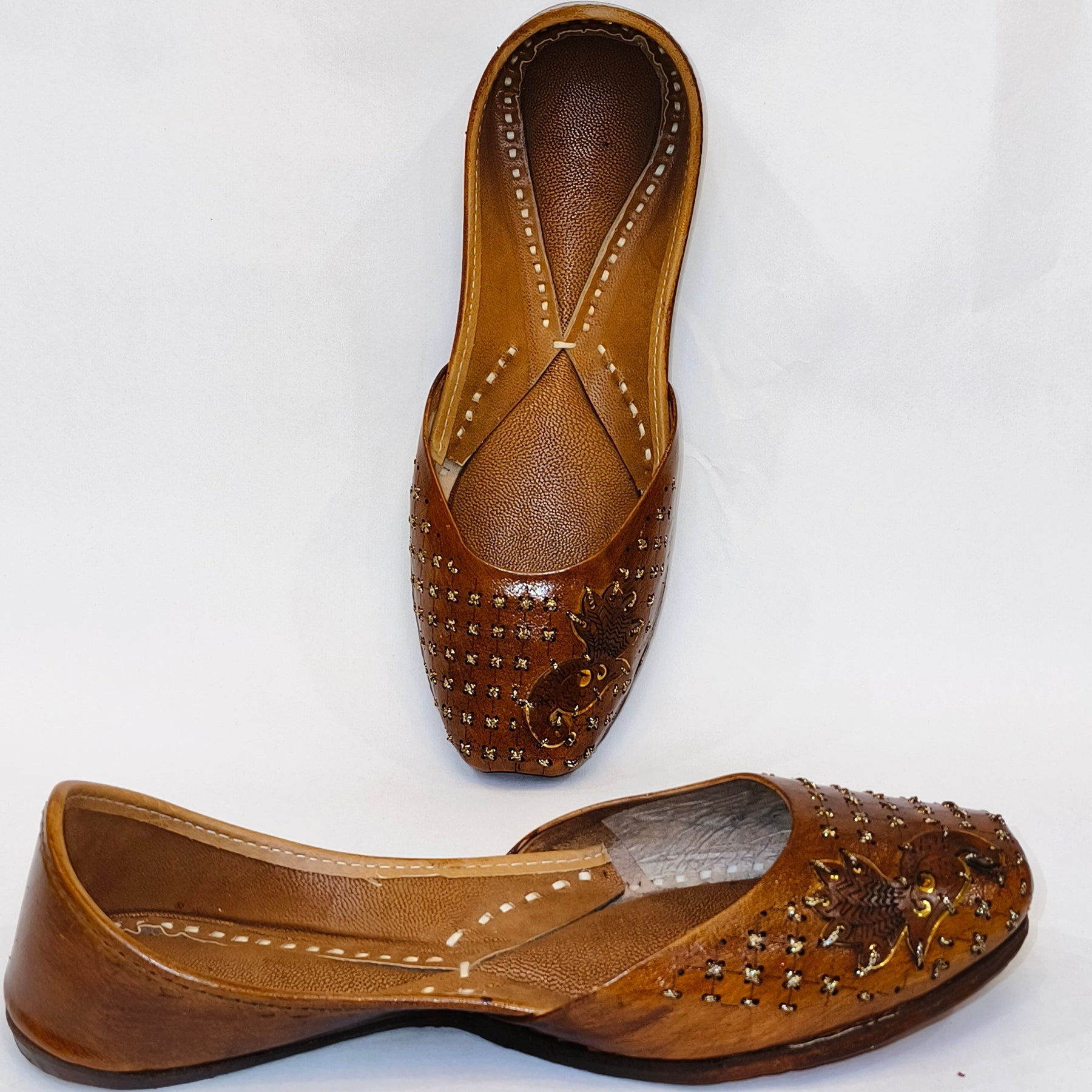 Punjabi Jutti peacock Aari Work2514