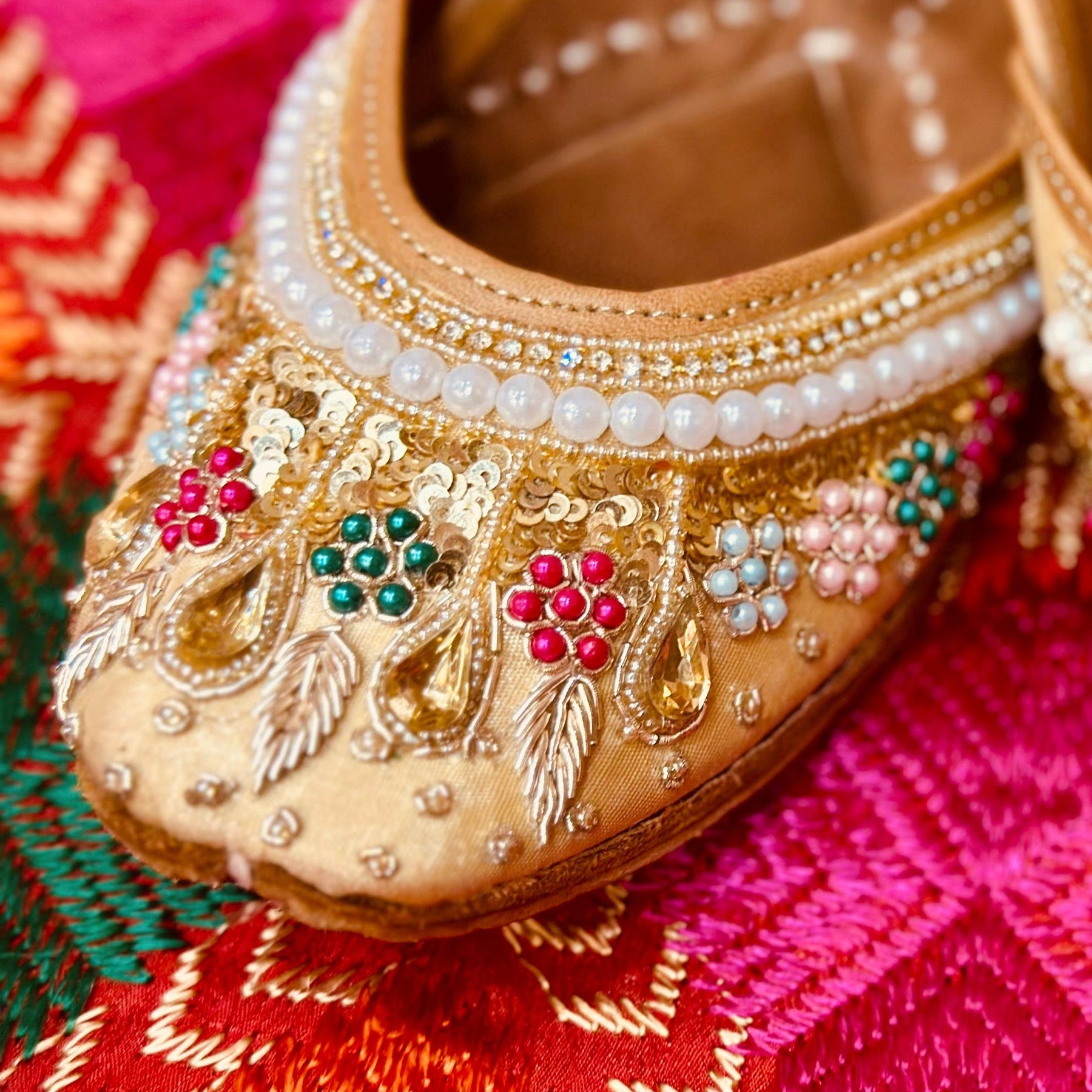 Punjabi Jutti heavy multi flower stone Work2701
