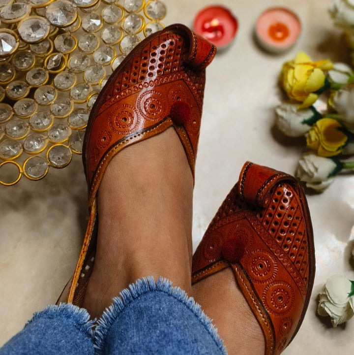 Punjabi Jutti Heavy Leather Pom Pom Work2520