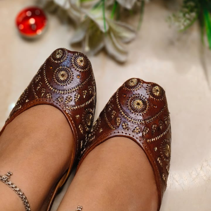 Punjabi Jutti Heavy Aari Work2510