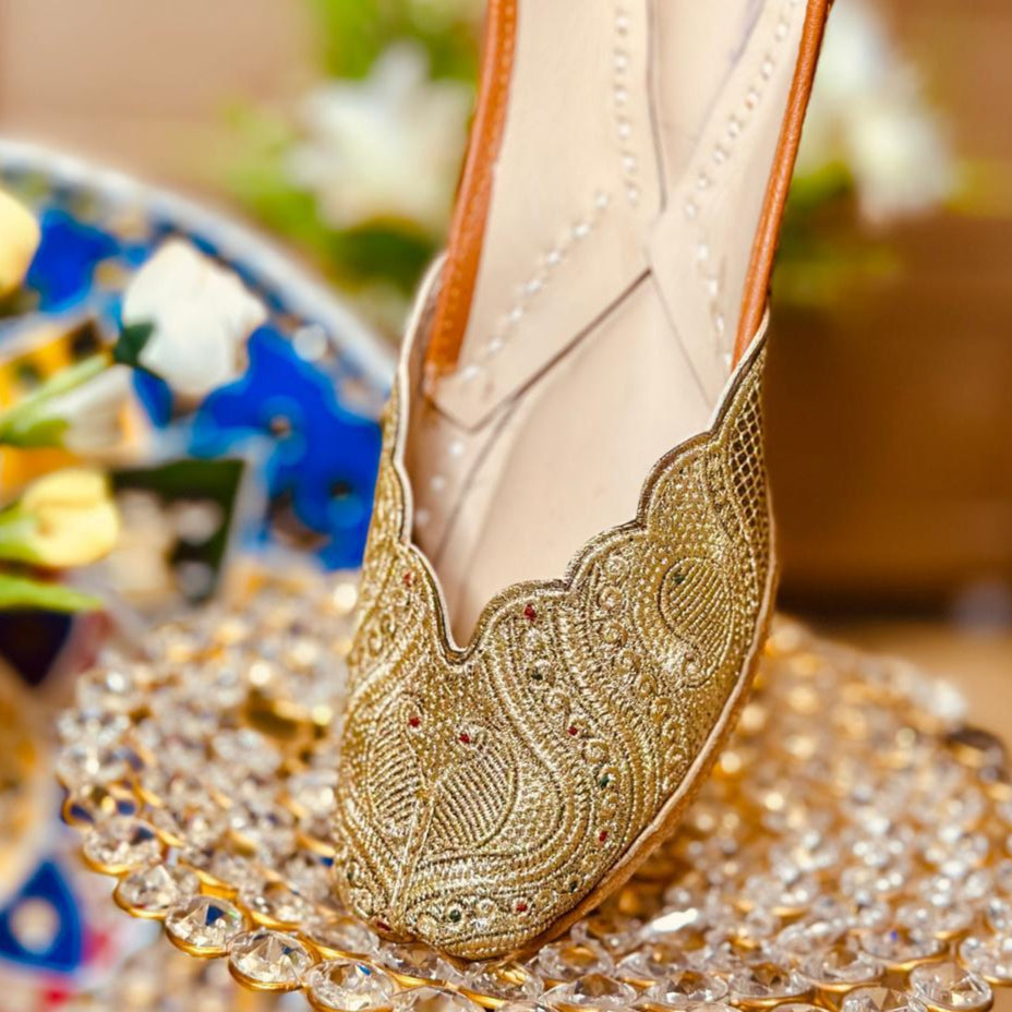 Punjabi Jutti Heavy Golden Work2815