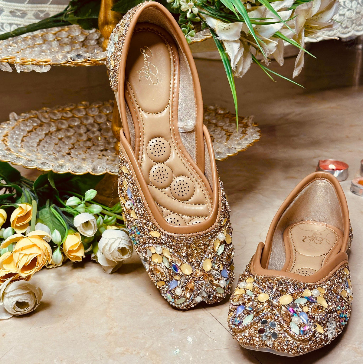 Punjabi Jutti heavy mirror work 702