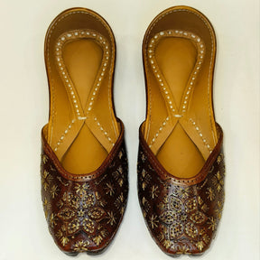 Punjabi Jutti Heavy Aari Work centre flower2507