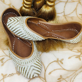 Punjabi Jutti Heavy Pearl Work2506