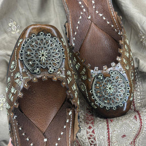 Punjabi Jutti casual in leather work 03120