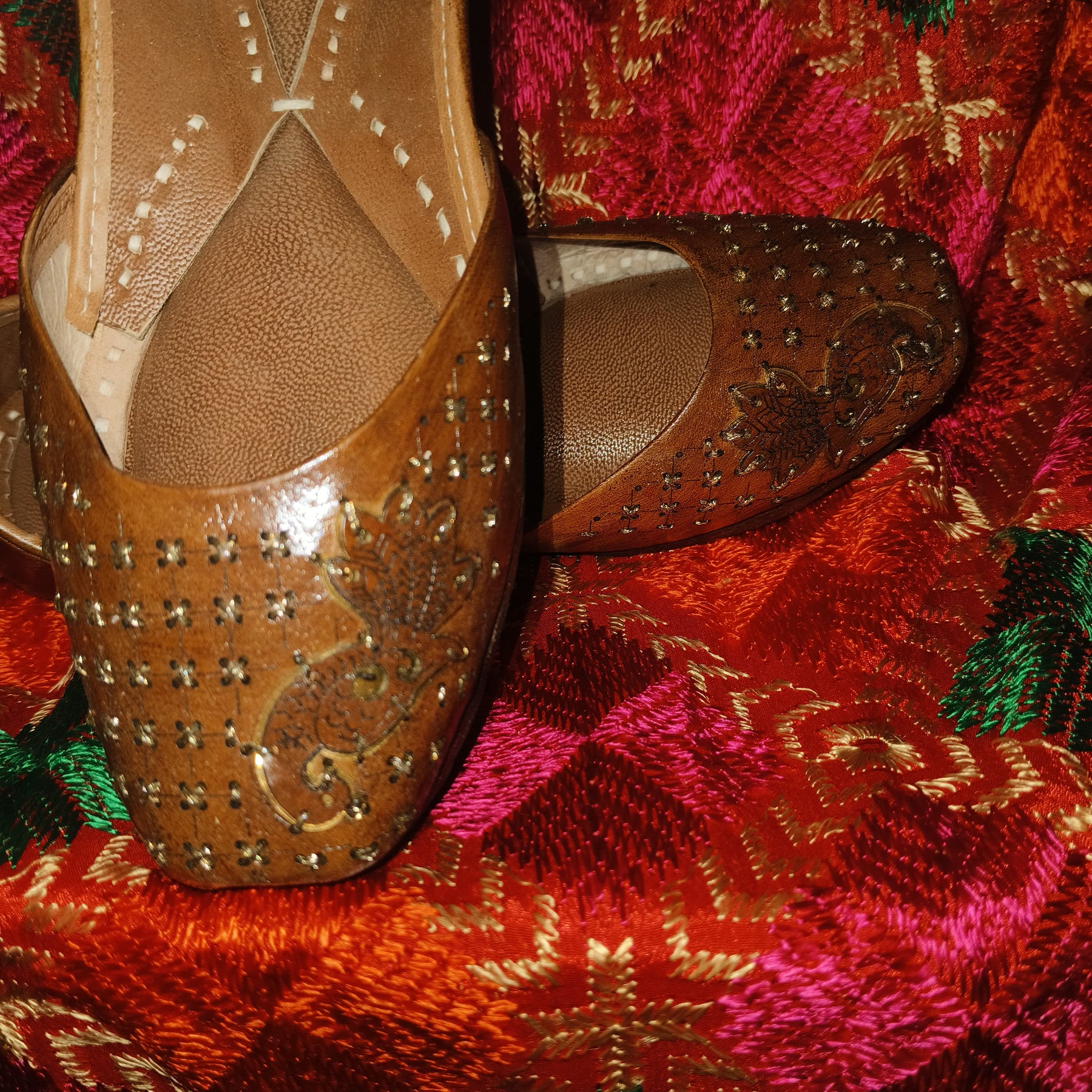 Punjabi Jutti casual in leather work 03123