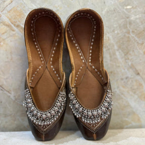 GHUNGROO Punjabi Jutti casual in leather work 03121