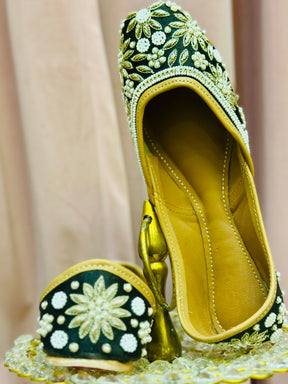 Punjabi Jutti Heavy Pearl Work3224