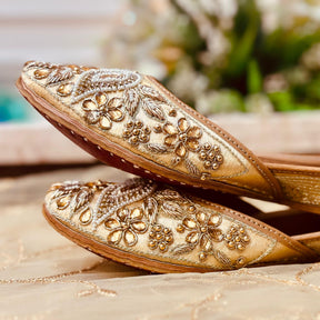 Punjabi Jutti two leaf stone work JMania2501