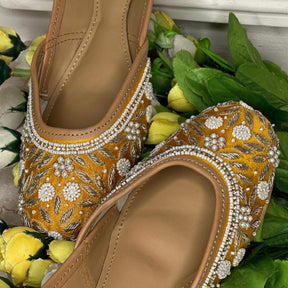 Punjabi Jutti Heavy Pearl Work2809