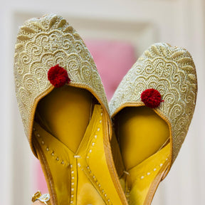 Punjabi Jutti Heavy Golden With Pomp Pomp Work2812
