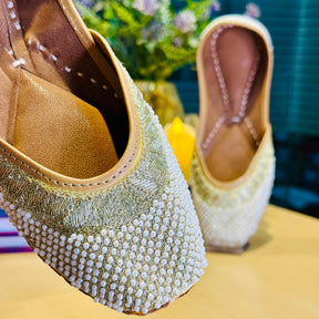 Punjabi Jutti pearl work 2919