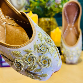 Punjabi Jutti  aari work flower 2920